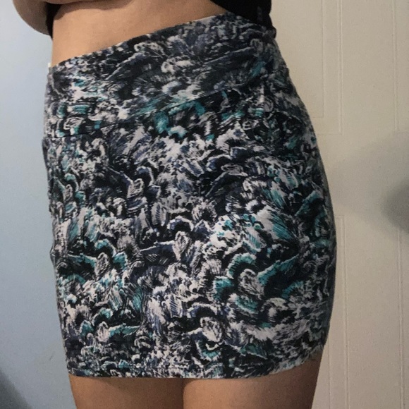 Delias Skirt - Picture 2 of 5
